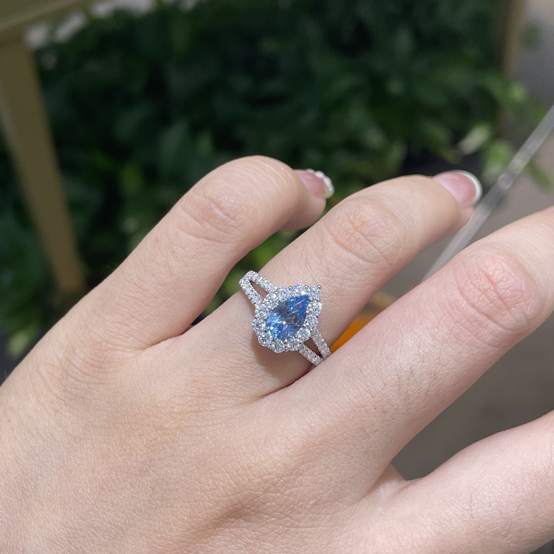 Artificial spinel ring for women