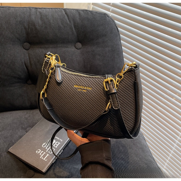 Single-shoulder crossbody bag under the arm