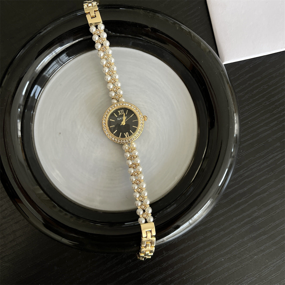 Exquisite Classic Style Good-looking Pearl Bracelet Watch