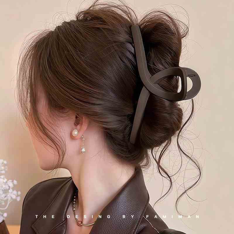 The large shark clip is a high-end hair-grabbing tool